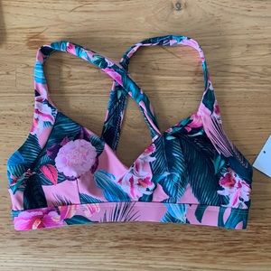 Skye wide band triangle bikini top. Style: Tobia Size: Small. NWT